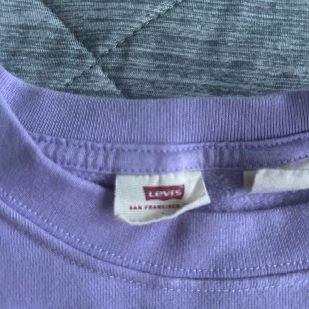 Levi’s Purple Floral Peace Crewneck Sweater - Picture 3 of 12